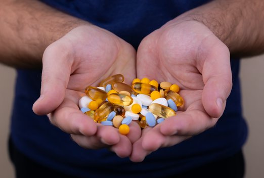 Užíváte hrsti léků na tlak a cholesterol? Možná nemusíte, moderní medicína přináší nová řešení
