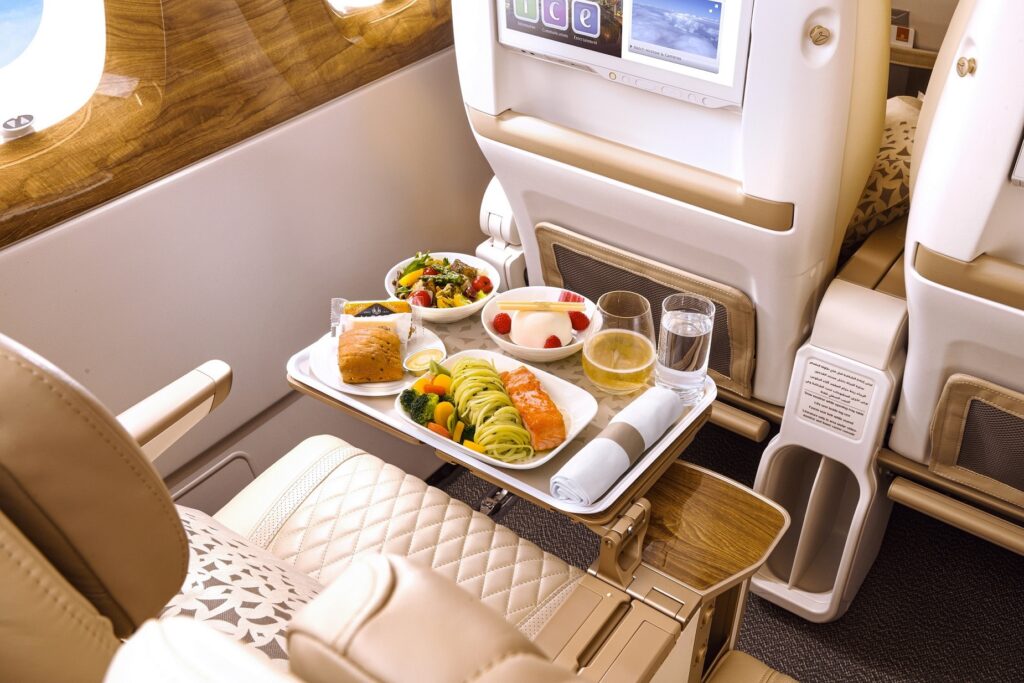 Emirates kabiny Premium Economy se od prosince představí                                            v modernizovaných letounech A380 v celkem pěti nových městech