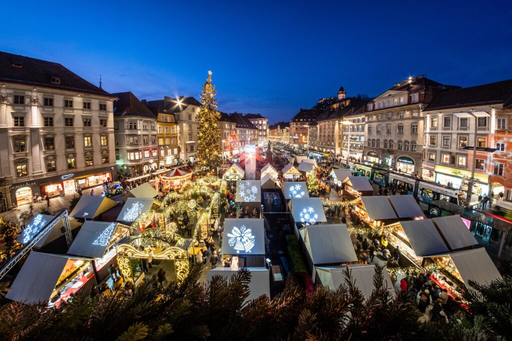 Adventní trhy jsou zpátky! Zájem je kromě tradičních míst také o Rigu, Štýrský Hradec nebo Záhřeb