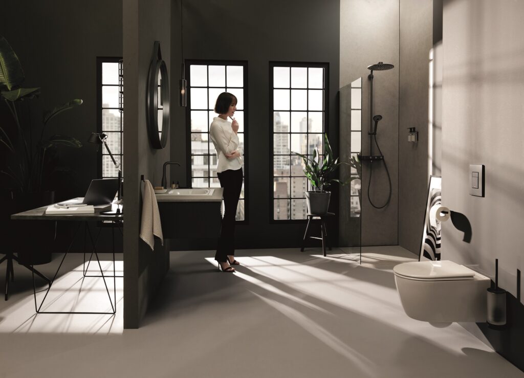 Černá je nový chrom – elegantní povrchová úprava proniká do koupelny