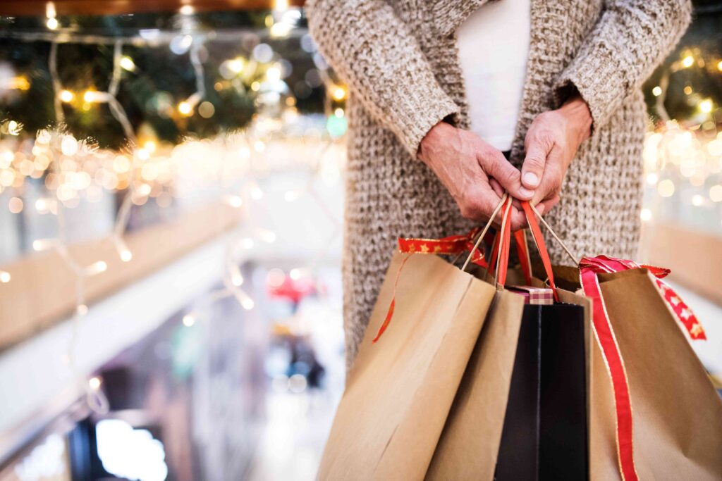 Chcete ušetřit za vánoční nákupy? Pomoci mohou věrnostní karty značek