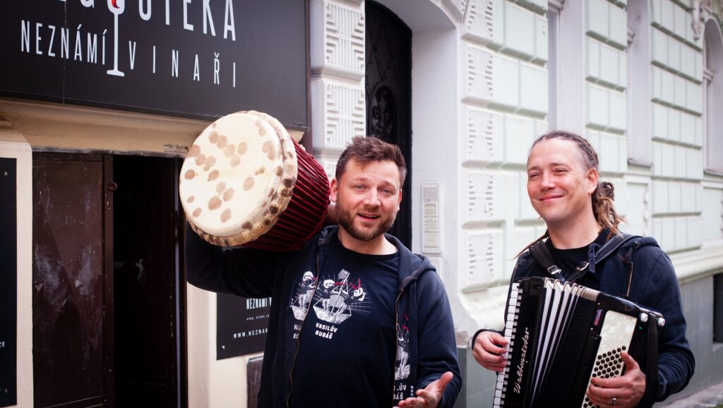 Vasilův Rubáš & Kohout plaší smrt zahrají v Rock Café