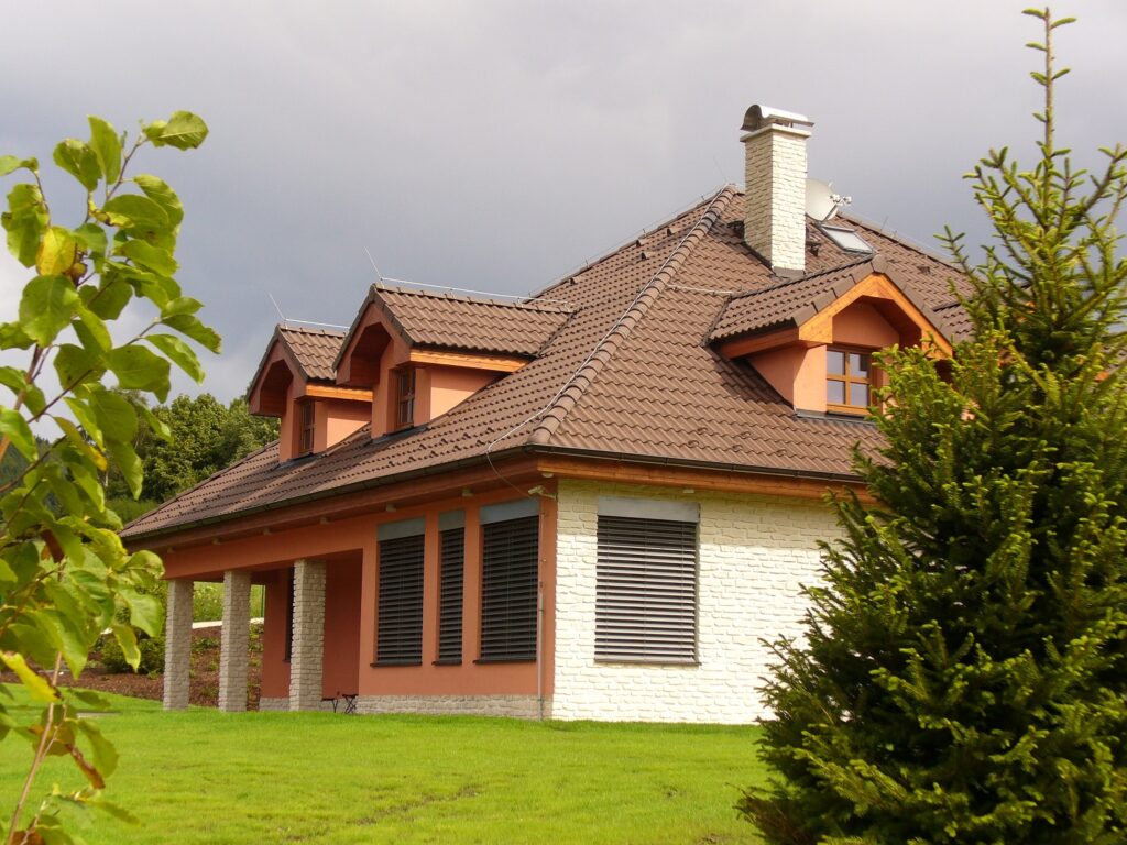 Slunce už klepe na dveře: Připravte se na něj správným stíněním